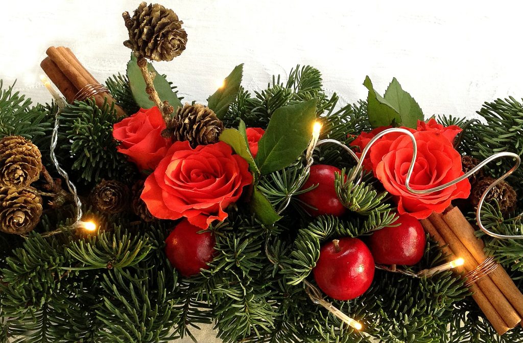Christmas foliage - winter wonderland: 5 festive fireplace decoration ideas